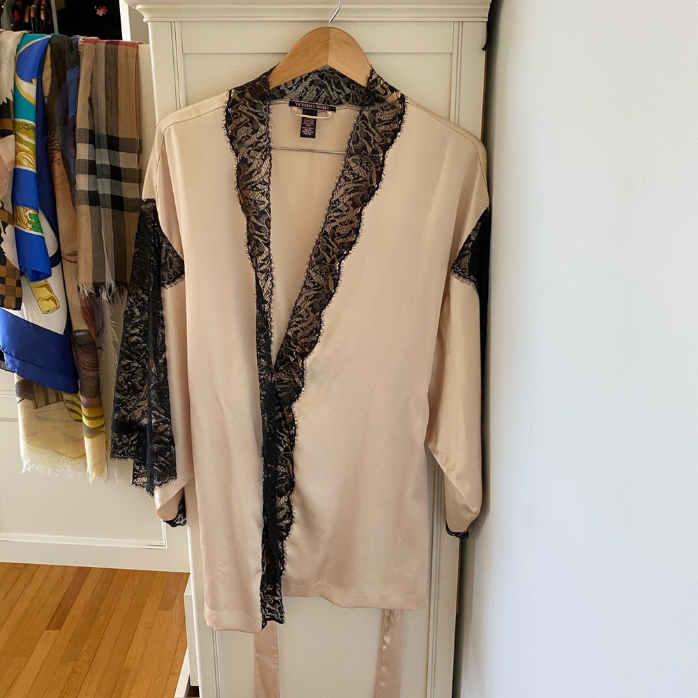 Victoria’s  Secret Robe - Picture 4 of 7